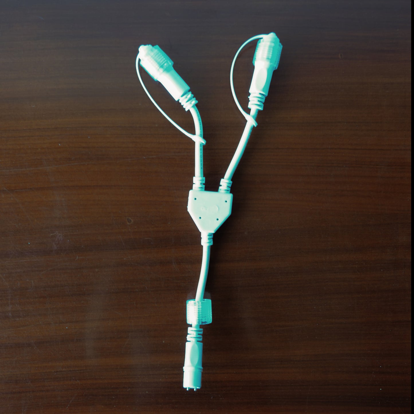 Multiconnettore 2 vie 24V IP44 per esterno cavo bianco stringhe 8m