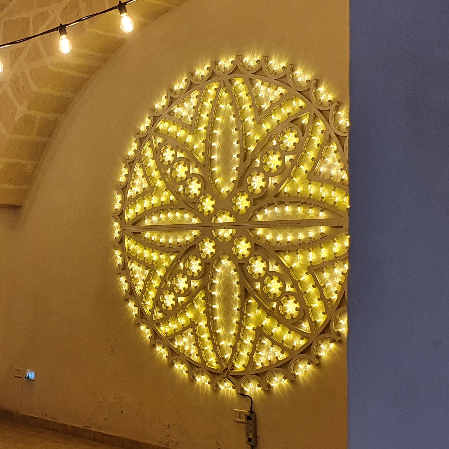 Renaissance Rose Window 2.3m 
