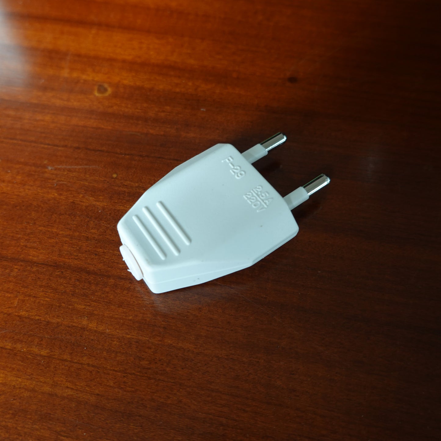 Spina mobile europlug 2P 2,5A 250V, colore bianco (conf. 10 pz)